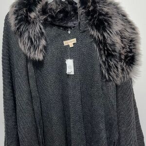 Song N Spirit Women's Black Faux Fur‎ Fringe Pullover Pocho Sweater One Size NWT